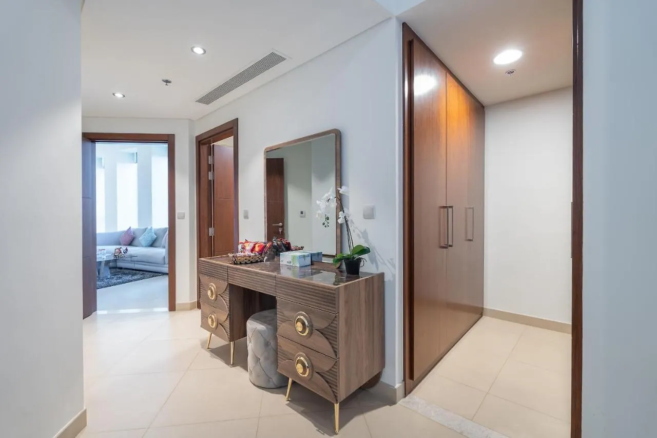 Trinity Holiday Homes - Burj Vista Downtown Ντουμπάι